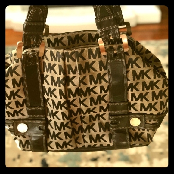 Michael Kors Handbags - Michael kors bag